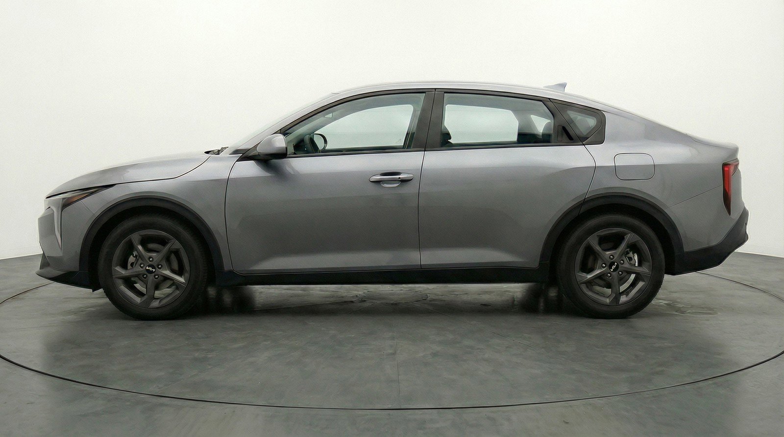 Used 2025 Kia K4 FWD image 3