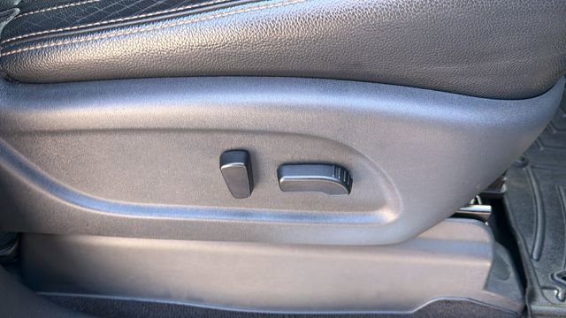 Used 2018 Nissan Titan SL w/ Chrome Package AWD/4WD image 33