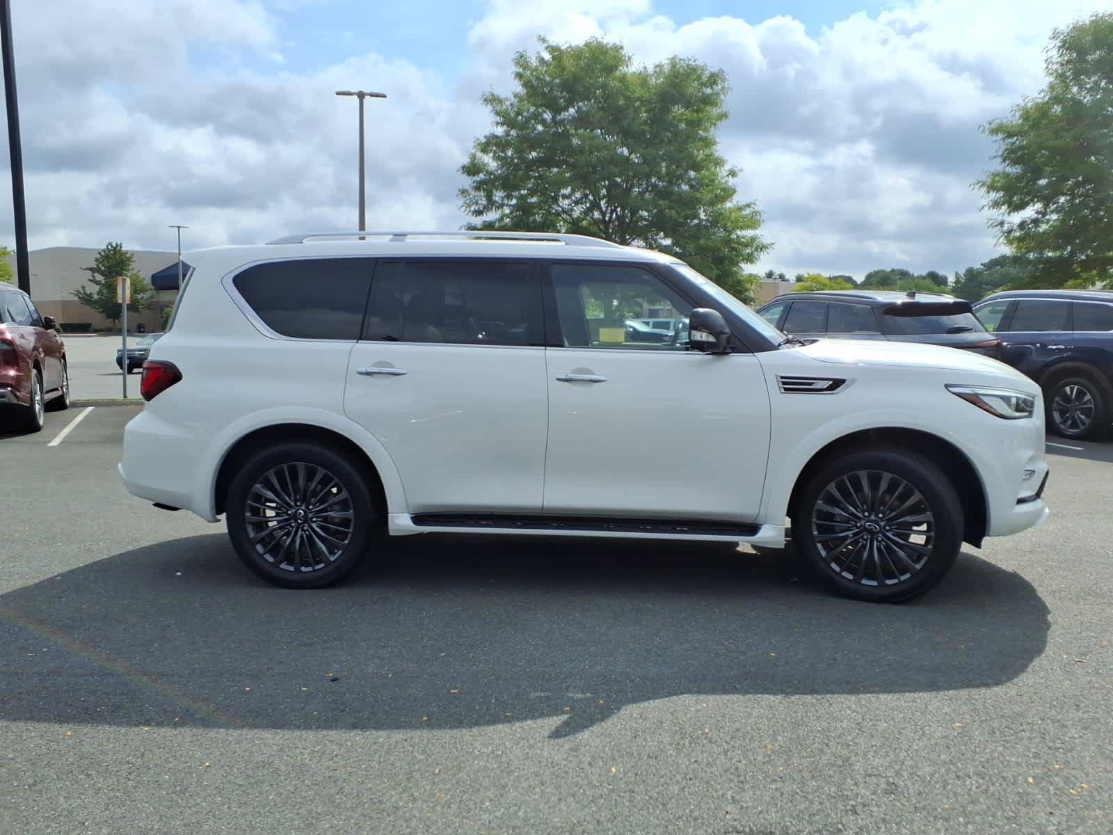 Certified 2024 INFINITI QX80 Sensory AWD/4WD image 4