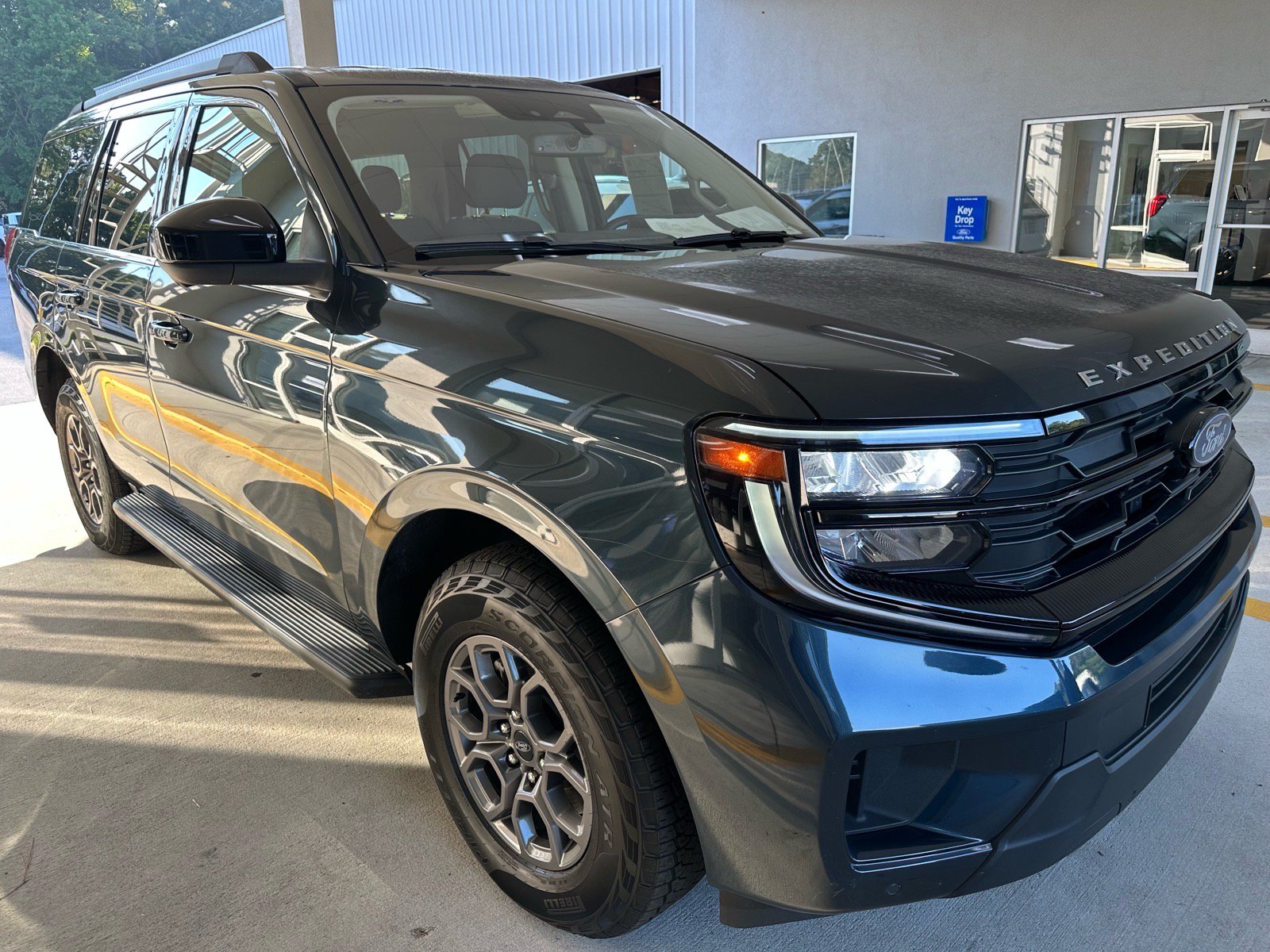 Certified 2025 Ford Expedition Active RWD image 7
