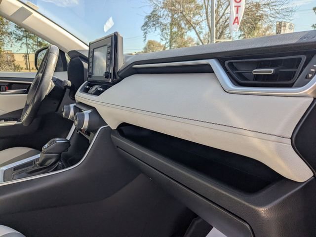 Used 2019 Toyota RAV4 XLE Premium image 35