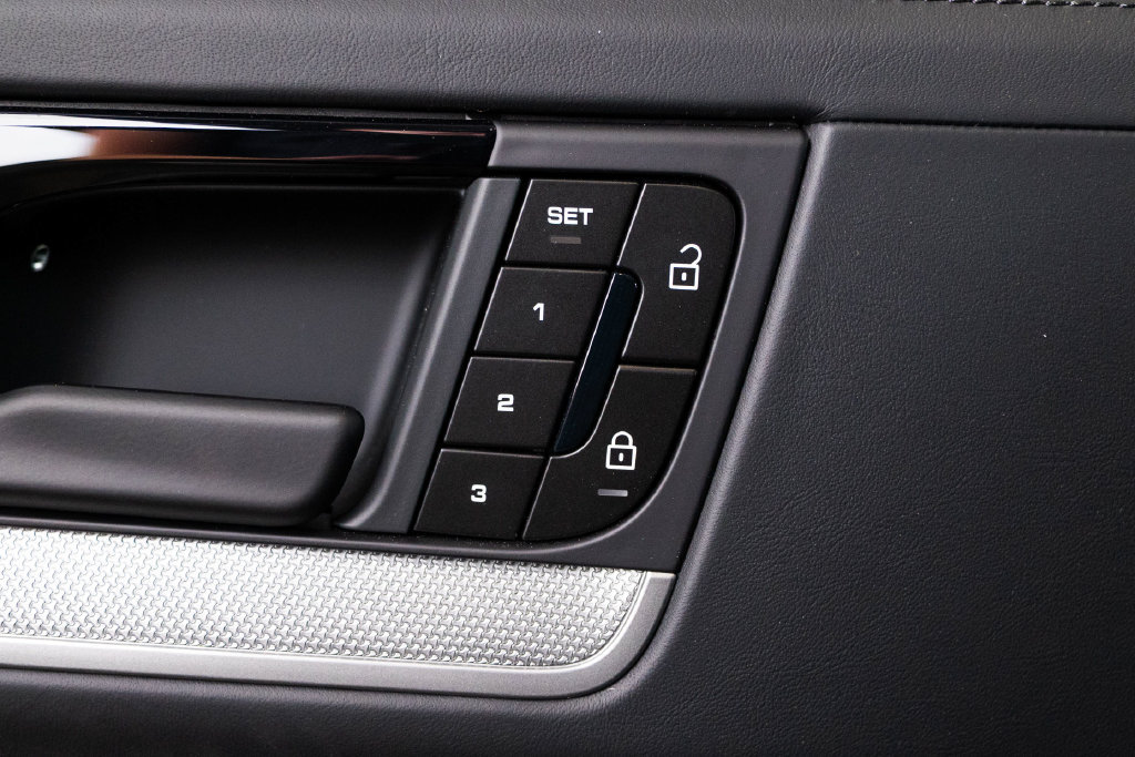 New 2026 Porsche Cayenne AWD/4WD image 18