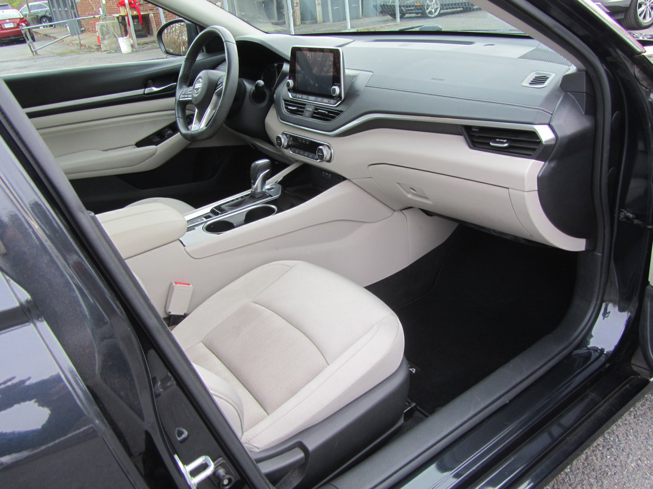 Used 2020 Nissan Altima 2.5 SV image 20