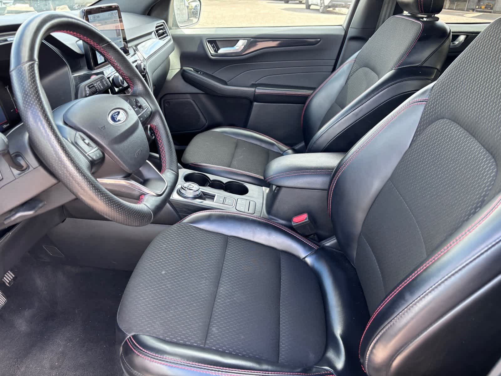 Used 2025 Ford Escape ST-Line FWD image 11