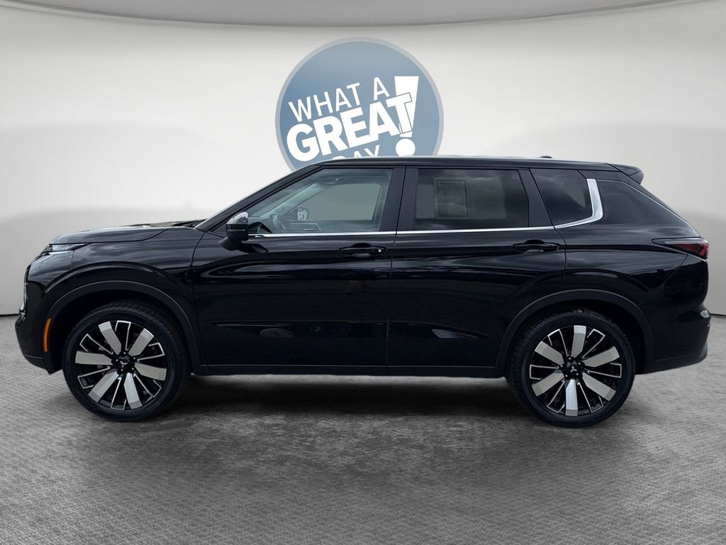 Used 2025 Mitsubishi Outlander SE FWD image 7