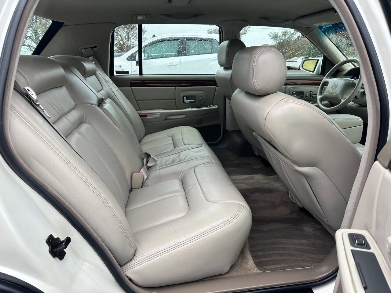 Used 1998 Cadillac De Ville D'Elegance w/ Safety/Security Pkg FWD image 25