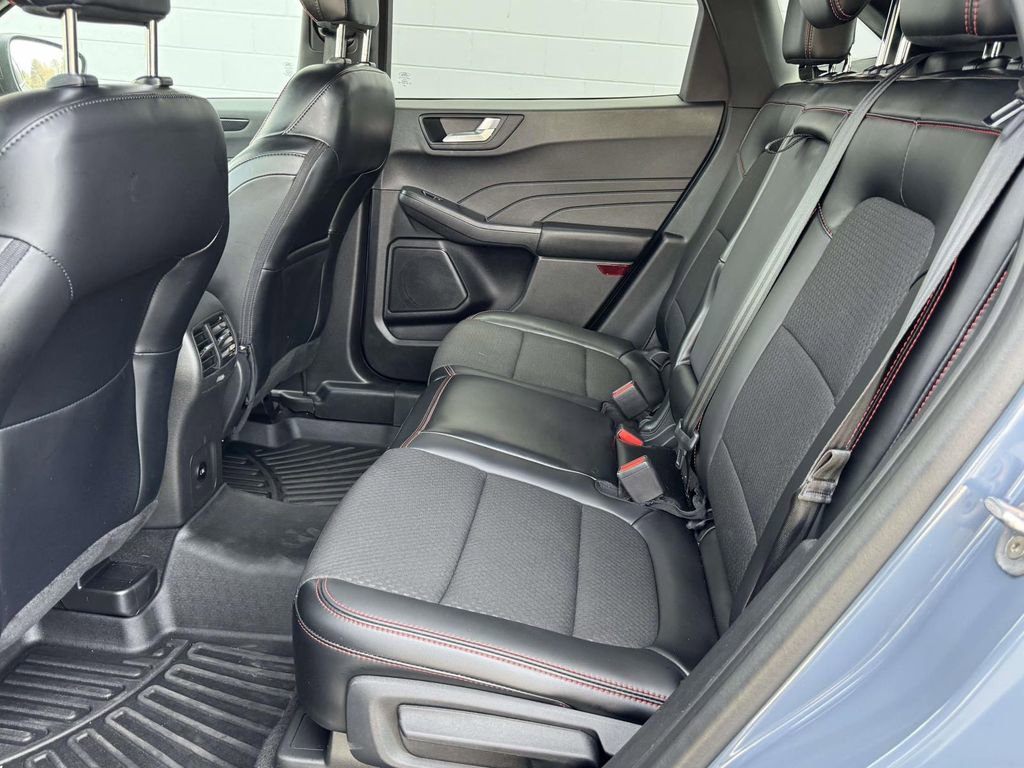 Used 2024 Ford Escape ST-Line w/ Tech Pack #1 AWD/4WD image 17
