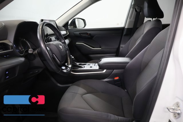 Used 2020 Toyota Highlander LE AWD/4WD image 11