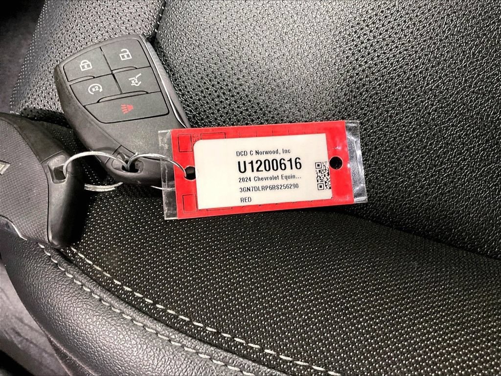 Used 2024 Chevrolet Equinox EV LT FWD image 30
