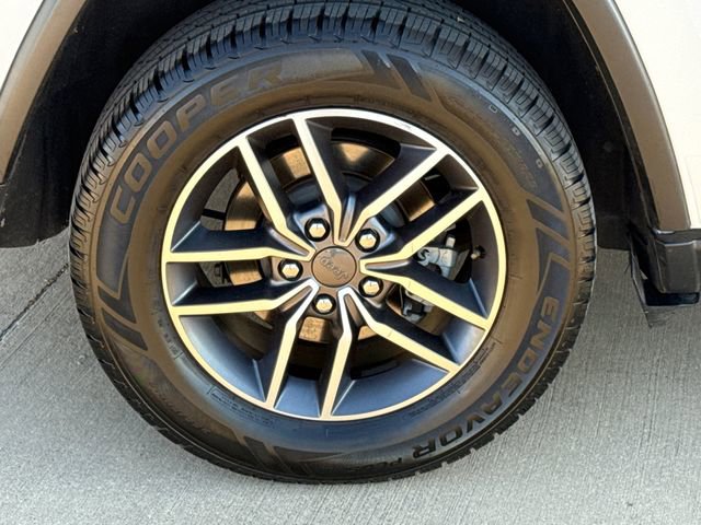 Used 2021 Jeep Grand Cherokee Limited w/ Luxury Group II image 9