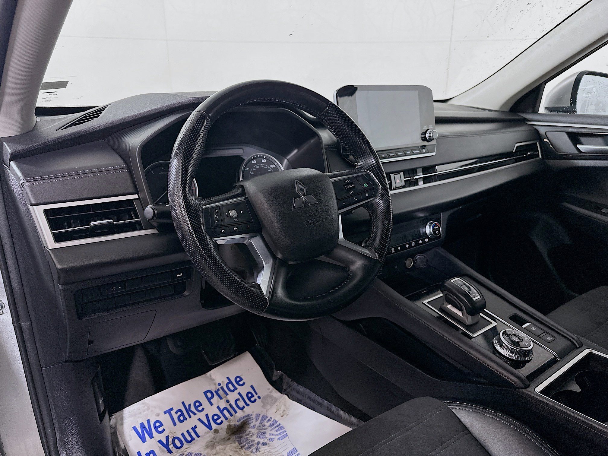 Used 2024 Mitsubishi Outlander Ralliart image 9