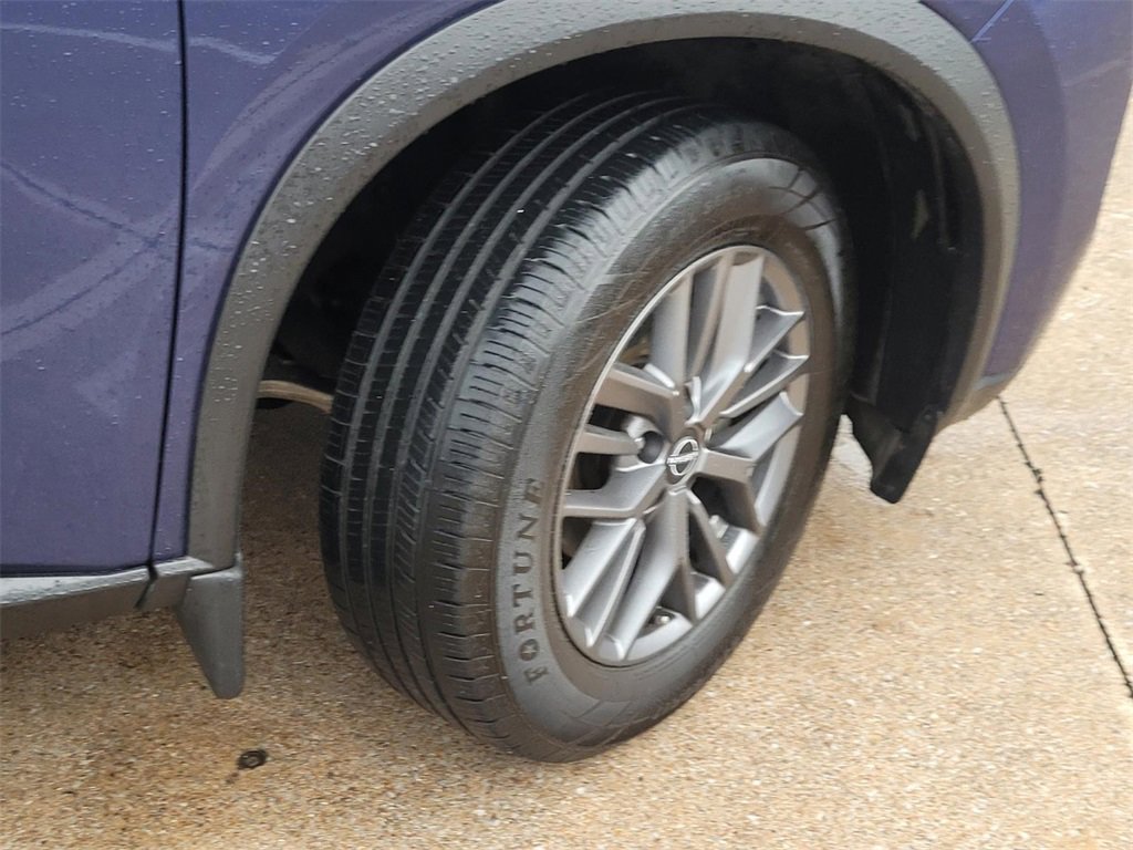 Used 2023 Nissan Rogue S image 6