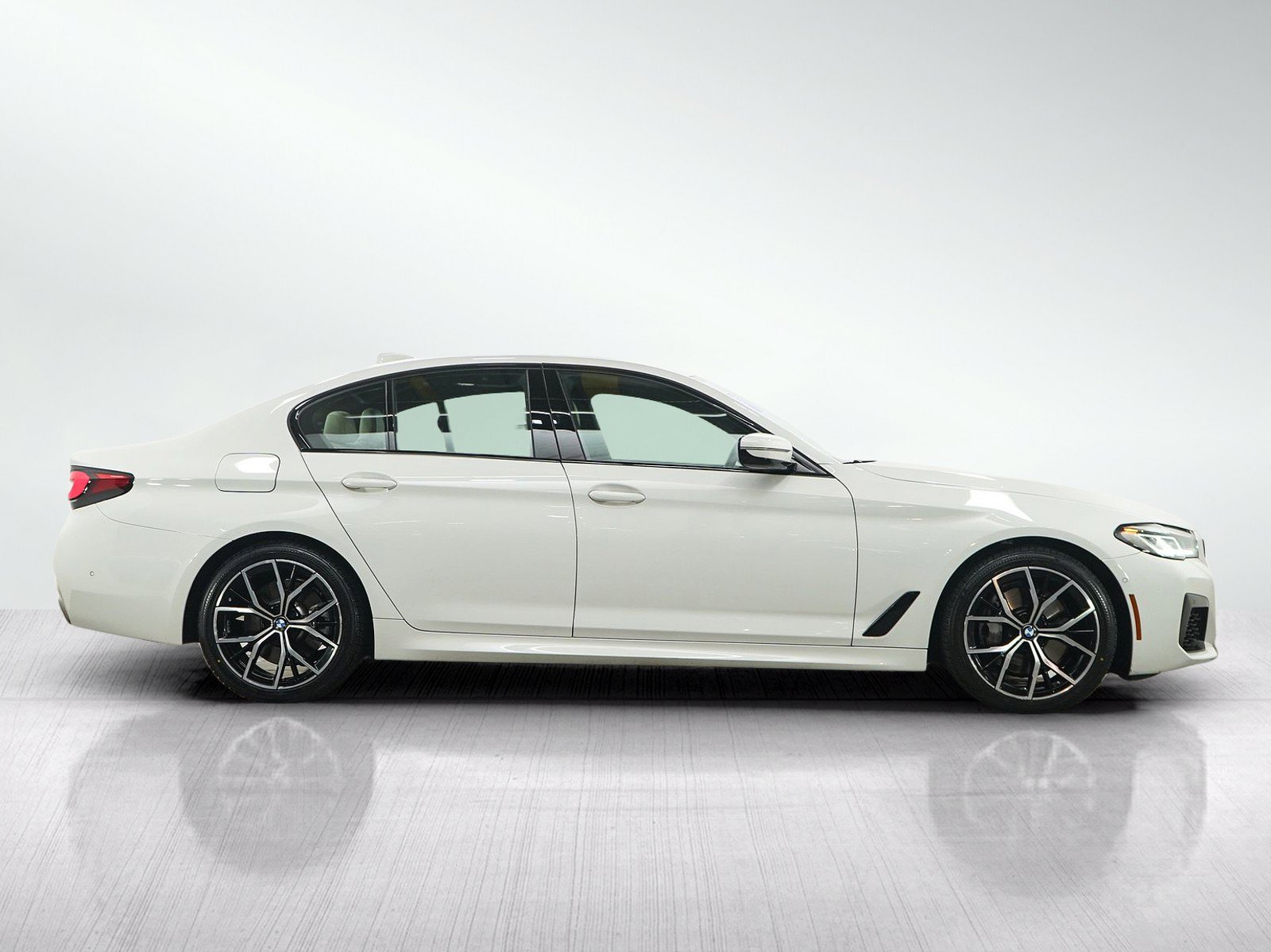 Used 2021 BMW 540i xDrive w/ Executive Package AWD/4WD image 6