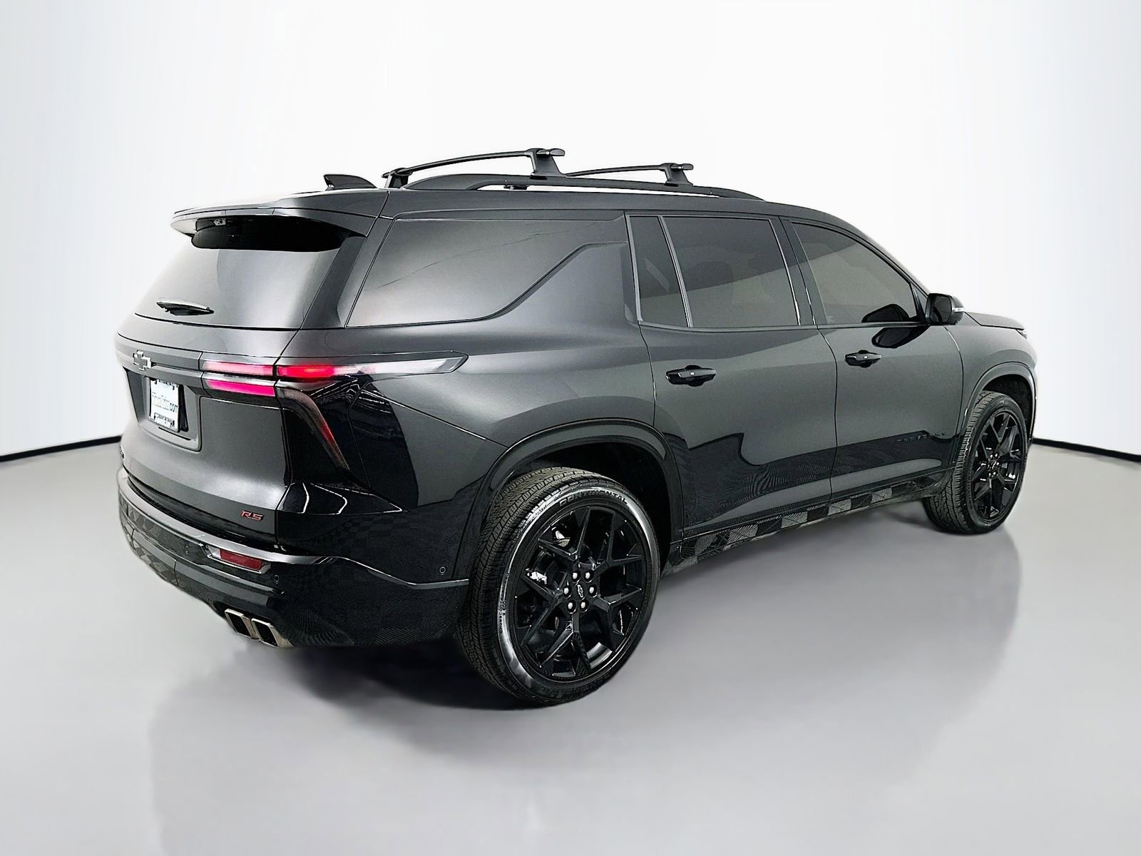 Used 2025 Chevrolet Traverse RS image 8