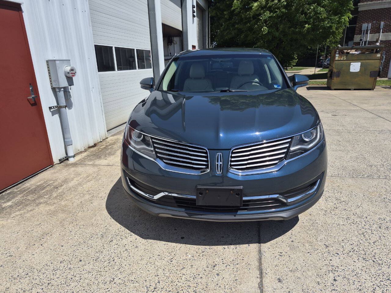 Used 2016 Lincoln MKX Select AWD/4WD image 3