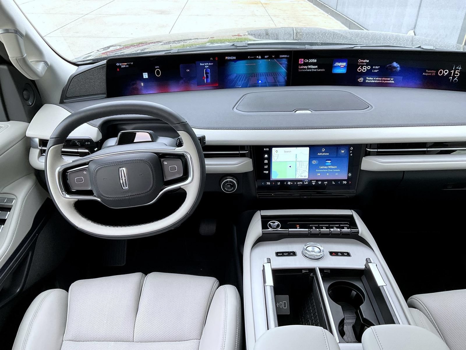 Certified 2026 Lincoln Navigator Reserve AWD/4WD image 14