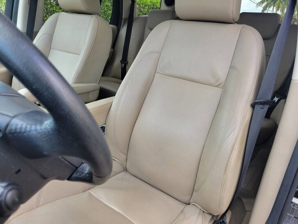 Used 2009 Land Rover LR2 HSE image 34