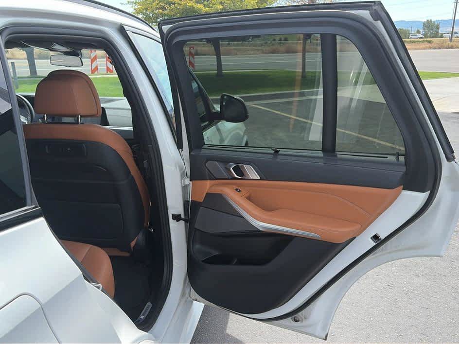 Used 2022 BMW X5 M50i w/ Executive Package AWD/4WD image 25