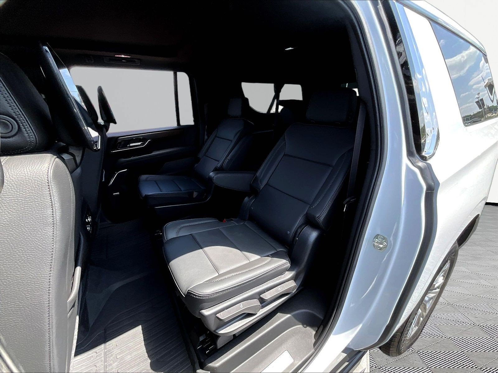 New 2026 GMC Yukon XL Denali w/ Advanced Technology Package AWD/4WD image 18