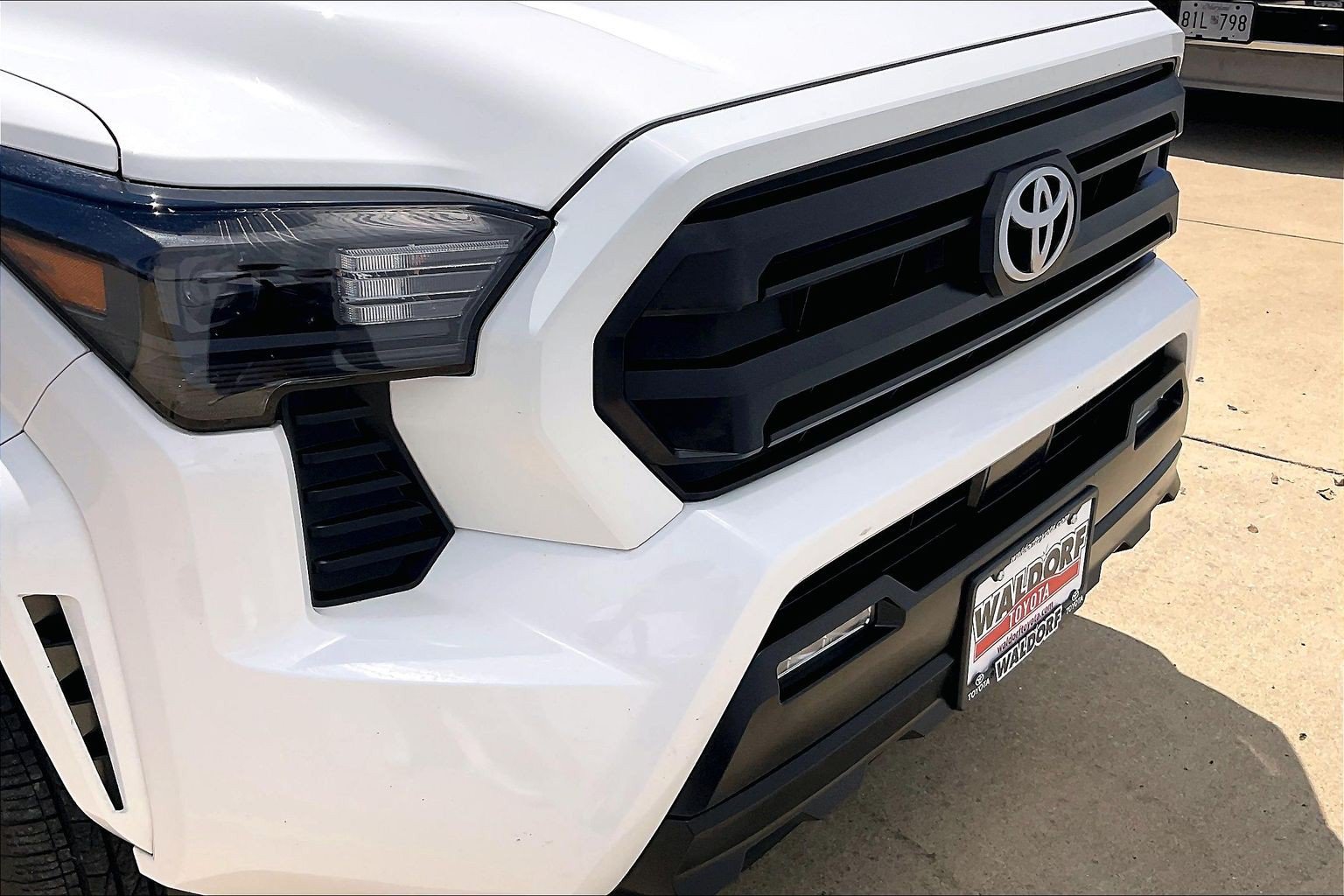 Used 2024 Toyota Tacoma SR5 AWD/4WD image 34