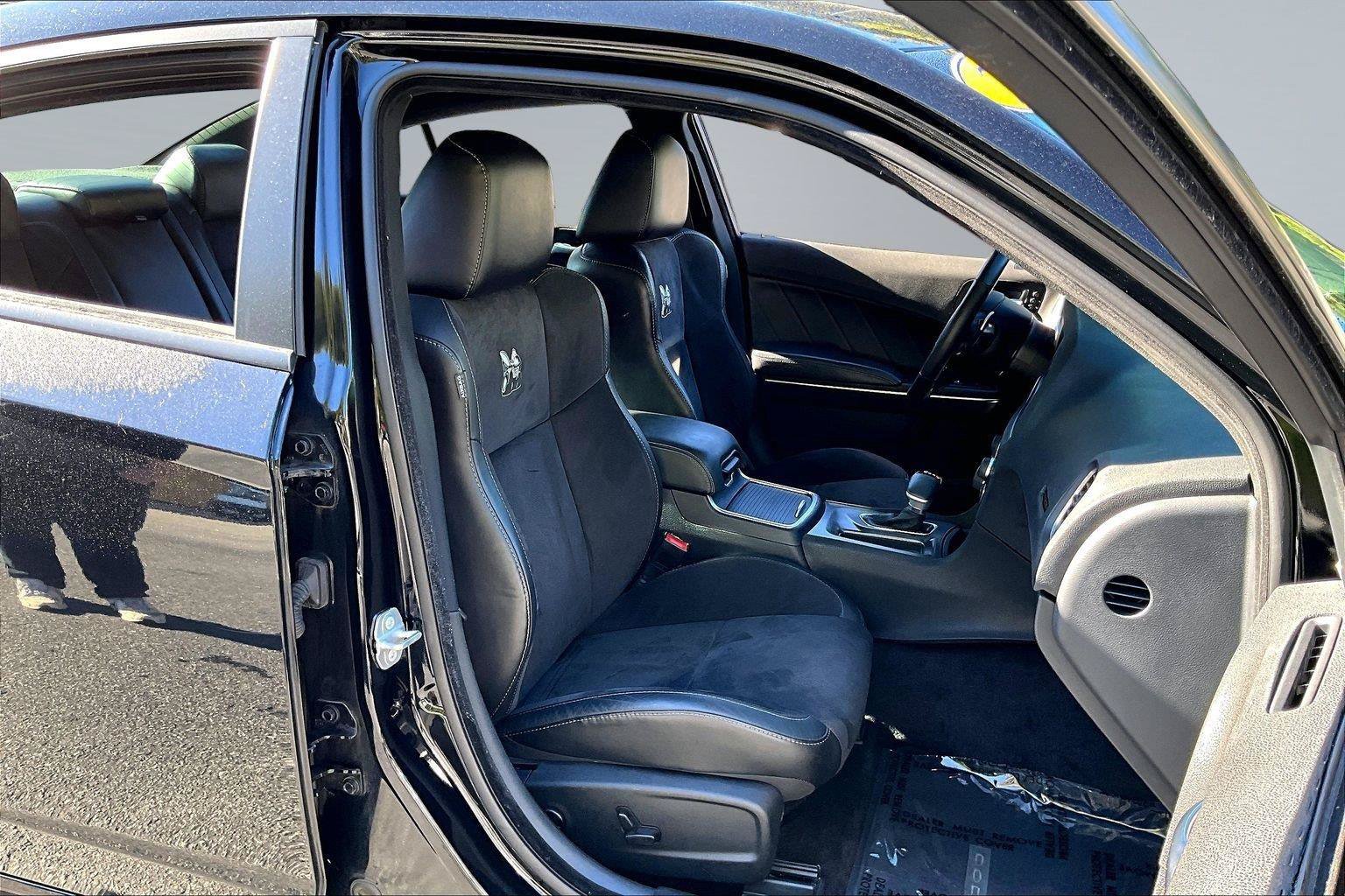 Used 2016 Dodge Charger R/T Scat Pack RWD image 8