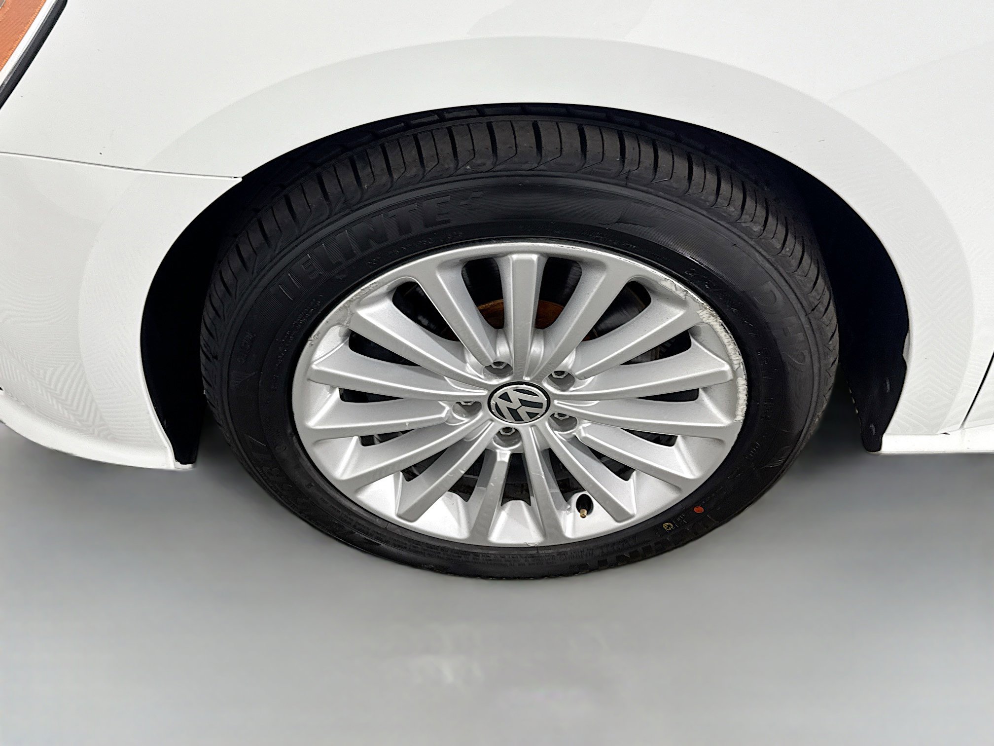 Used 2016 Volkswagen Passat 1.8T SE w/ Lighting Package image 38