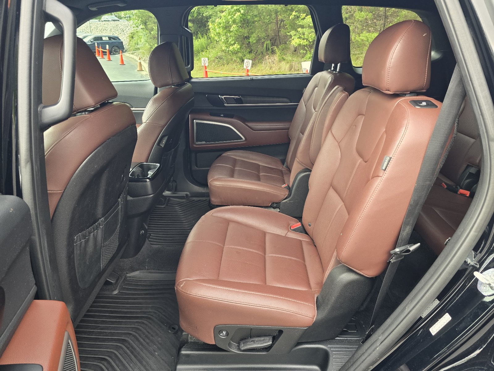 Used 2023 Kia Telluride EX w/ EX Captain's Chair Package AWD/4WD image 11
