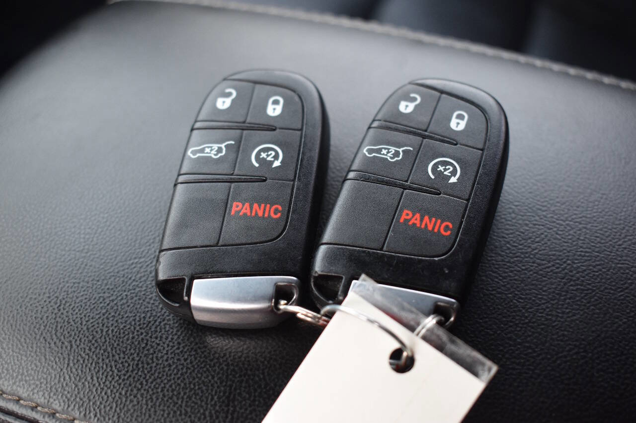 Used 2015 Jeep Grand Cherokee Limited image 34