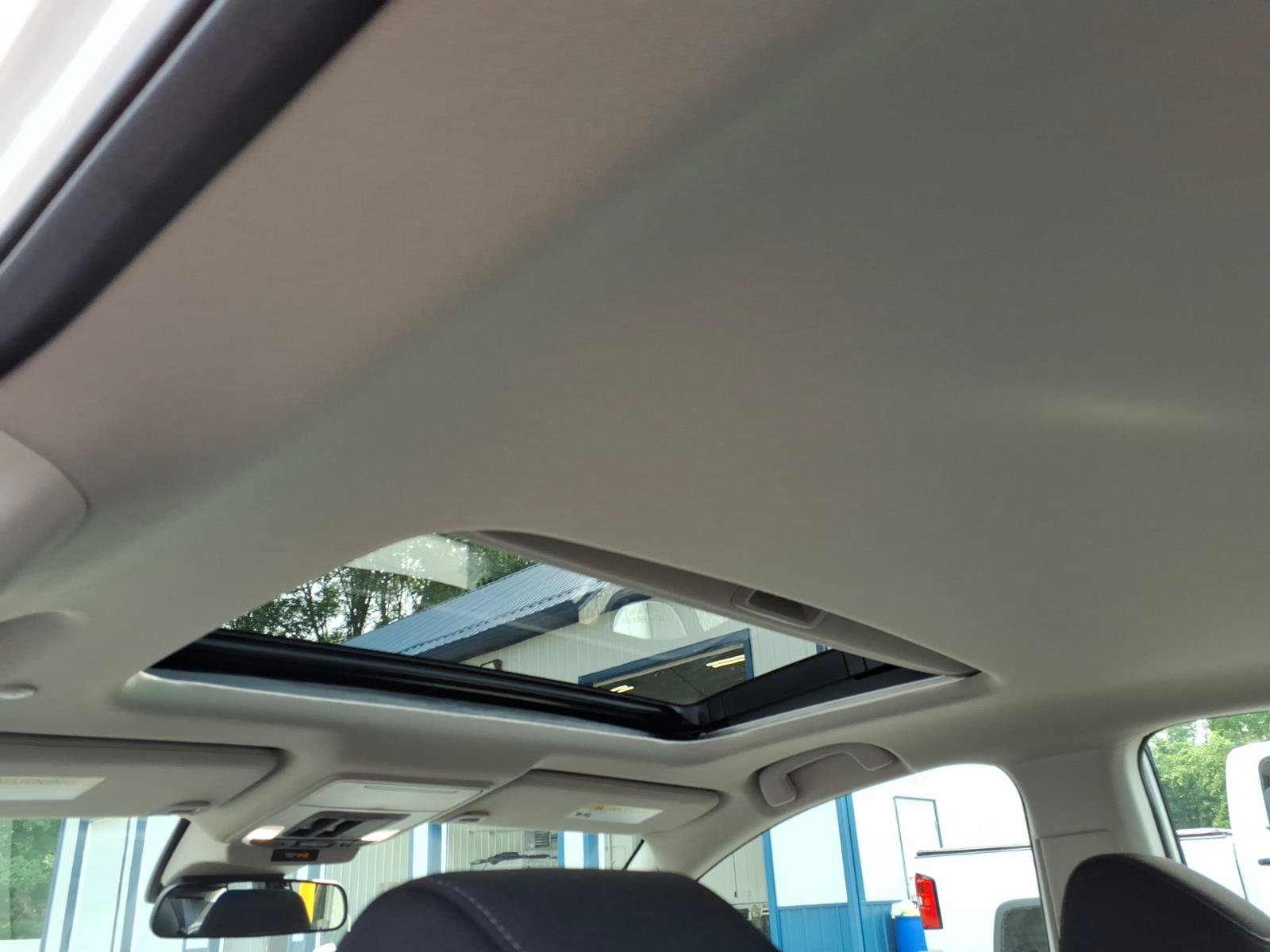 Certified 2025 Honda Accord SE image 6