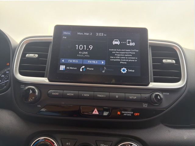 Used 2020 Hyundai Venue SE image 18