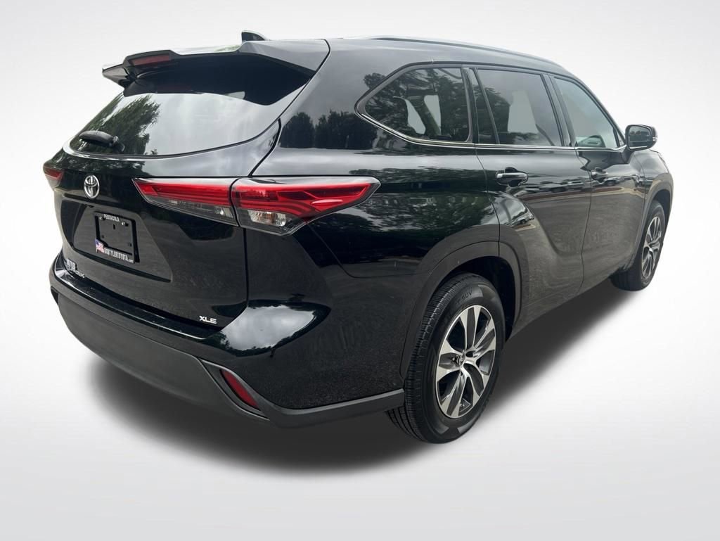 Used 2020 Toyota Highlander XLE FWD image 5