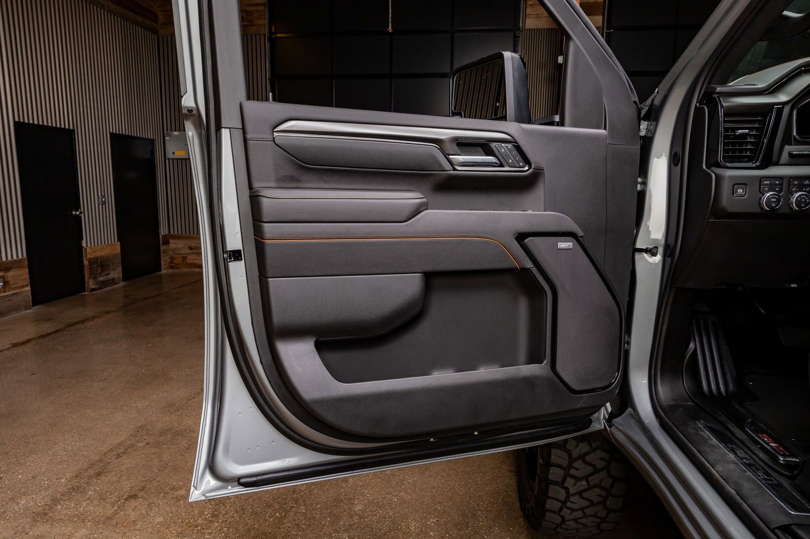 Used 2025 GMC Sierra 2500 AT4 w/ AT4 Premium Plus Package image 35