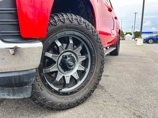Used 2019 Chevrolet Silverado 1500 LT image 2