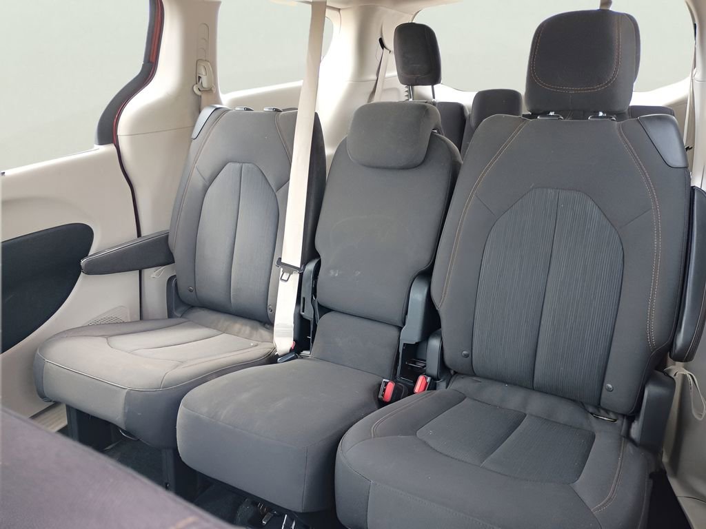 Used 2018 Chrysler Pacifica Touring Plus w/ Tire & Wheel Group image 14