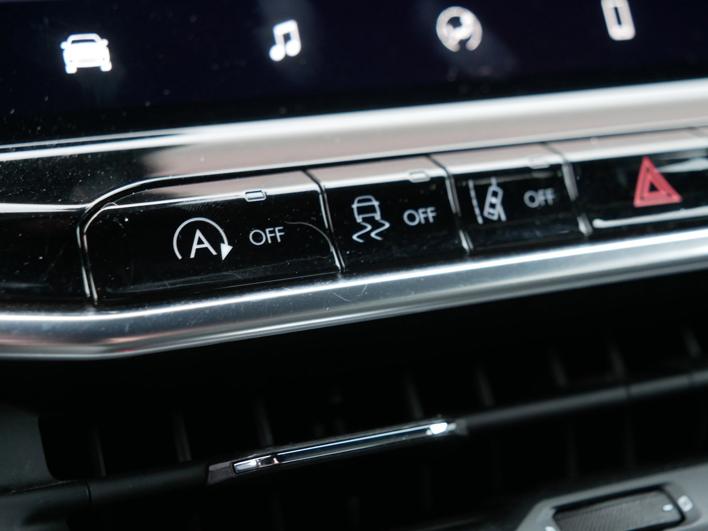 Certified 2024 Jeep Compass Latitude image 33