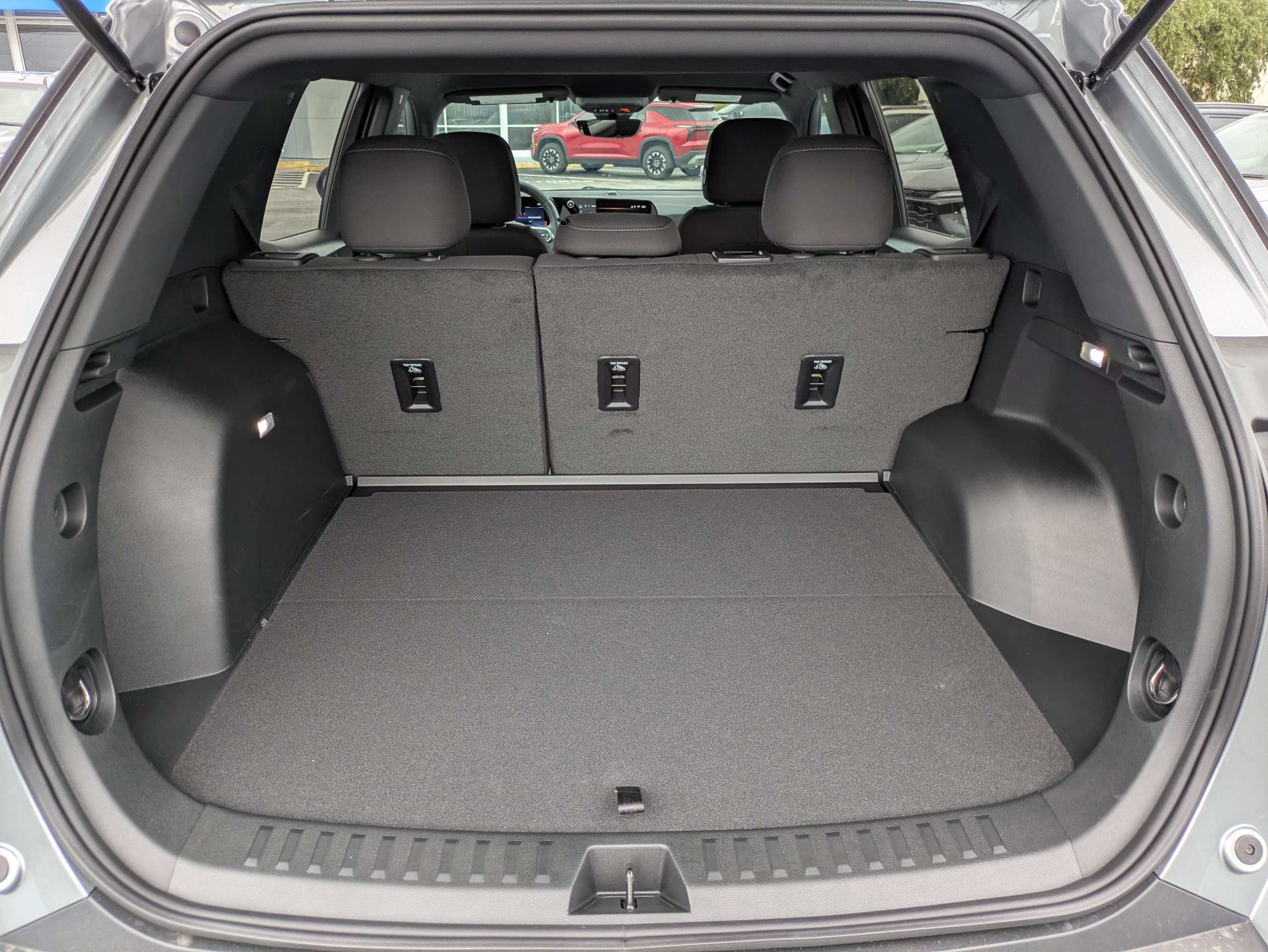 New 2027 Chevrolet Equinox LT w/ Safety and Technology Package FWD image 7