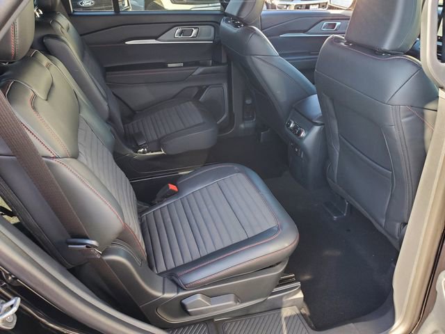 Used 2026 Ford Explorer ST-Line w/ ST-Line Street Pack image 14