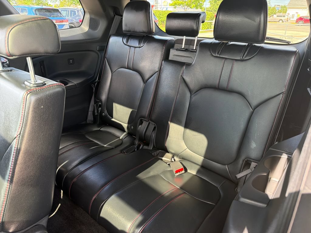 Used 2025 Honda Pilot Black Edition image 25