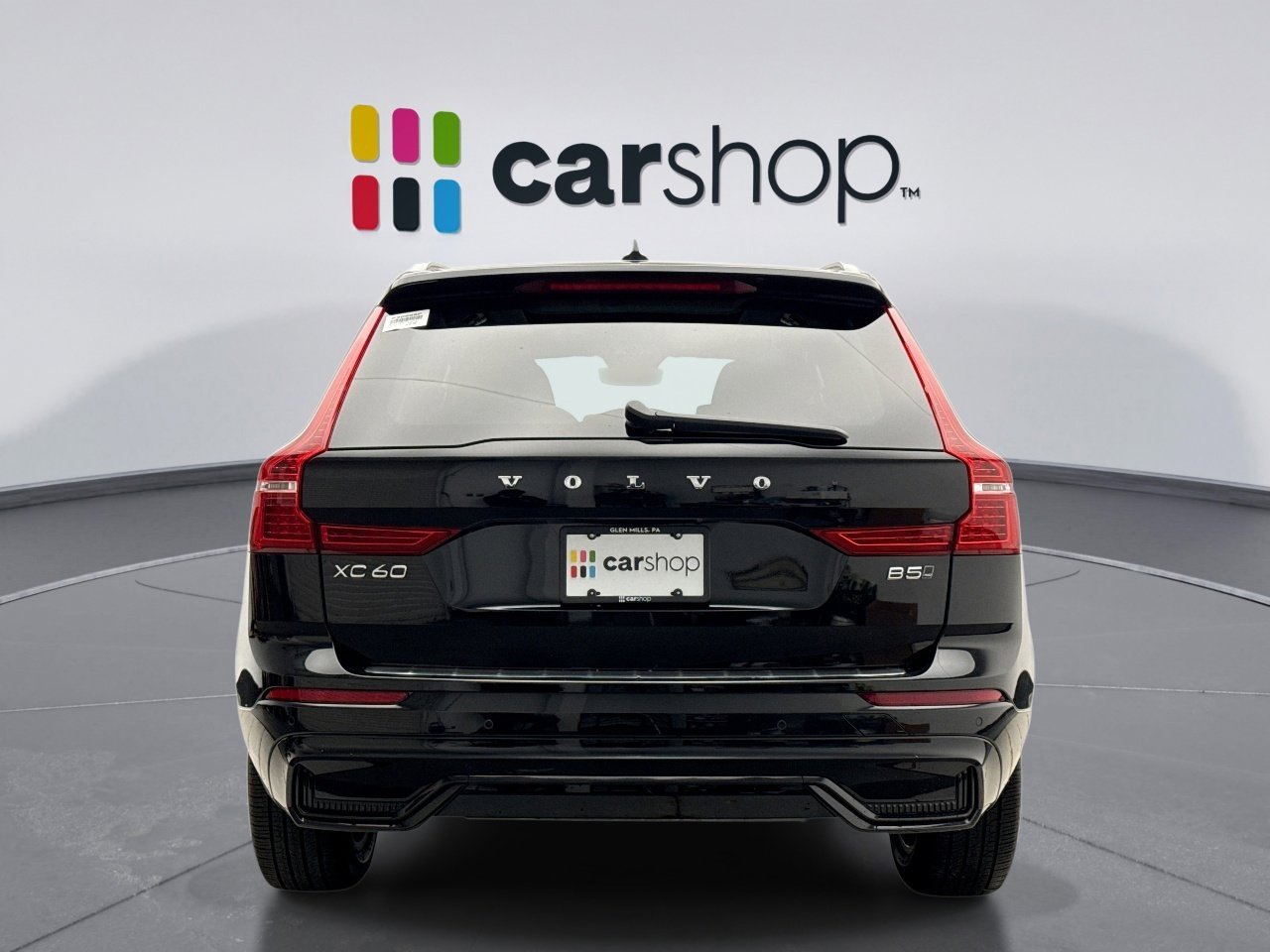Used 2025 Volvo XC60 B5 Core image 4