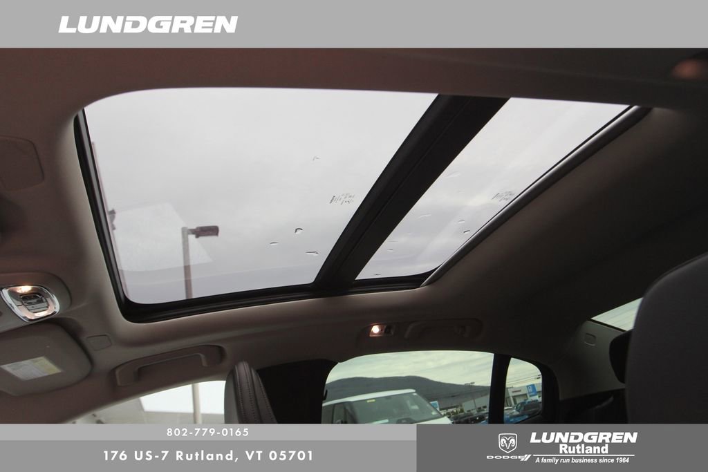Used 2022 Volvo S60 B5 Momentum w/ Premium Package AWD/4WD image 31