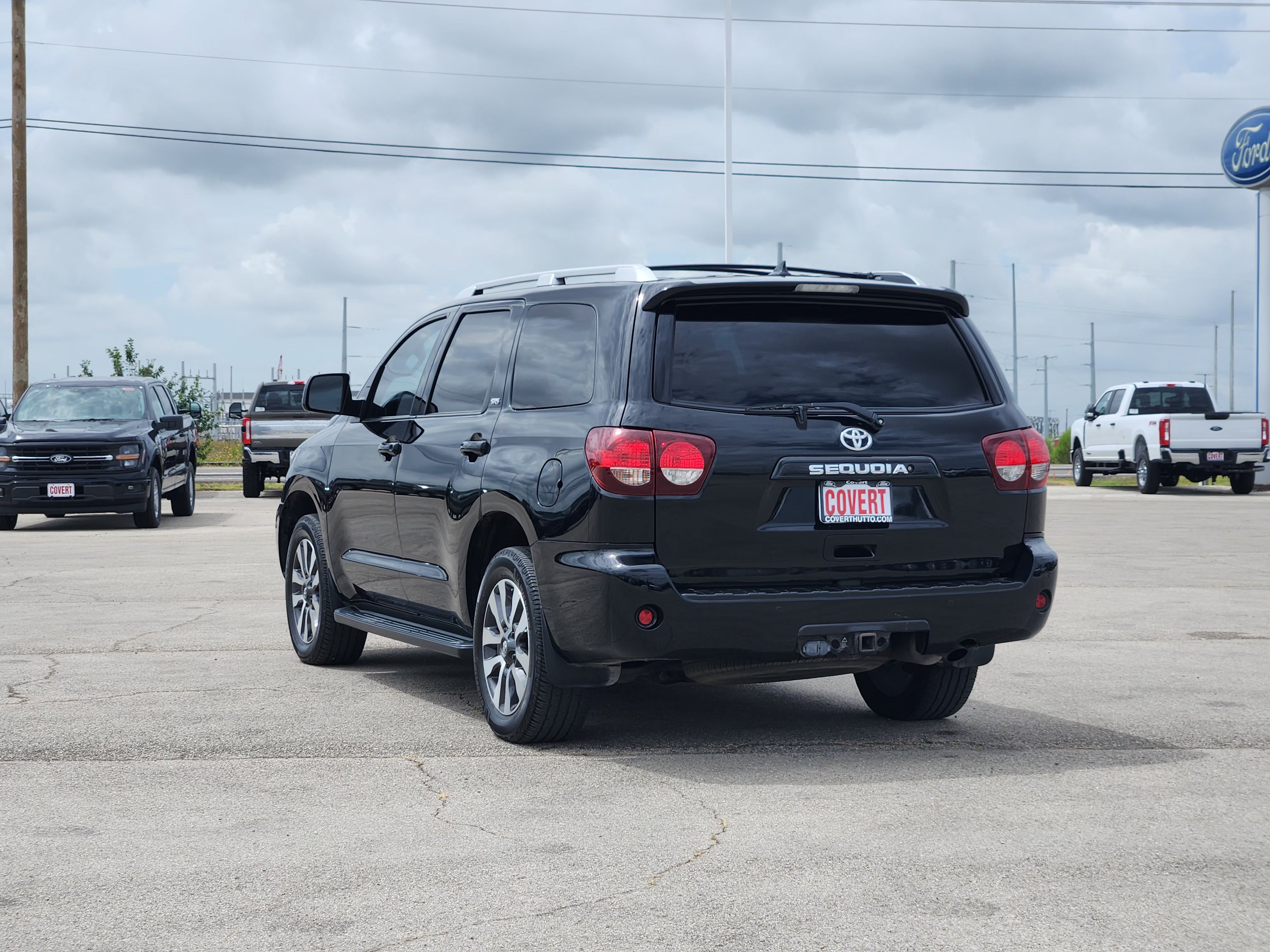 Used 2018 Toyota Sequoia SR5 RWD image 5
