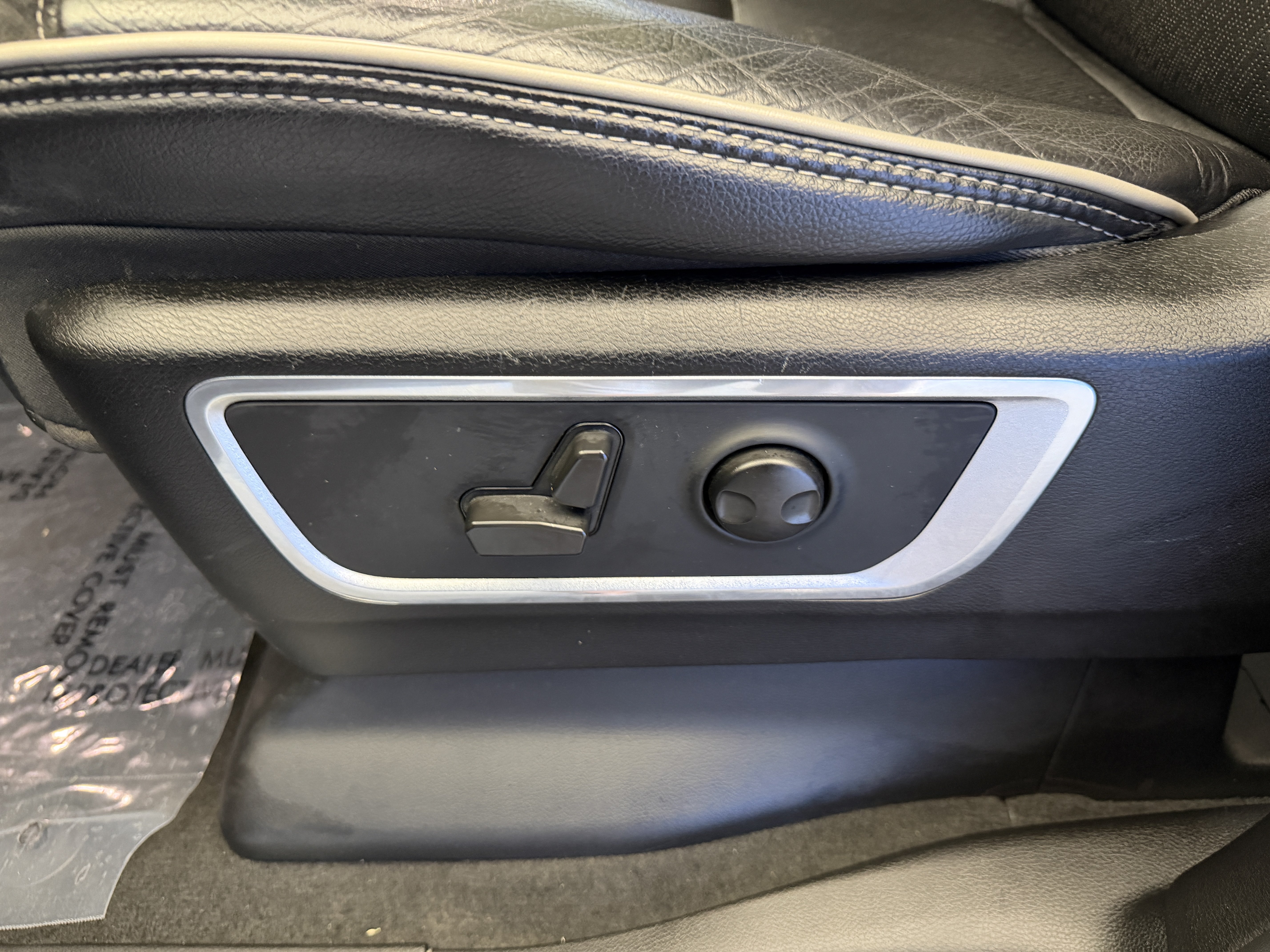 Used 2022 RAM 1500 Laramie AWD/4WD image 14