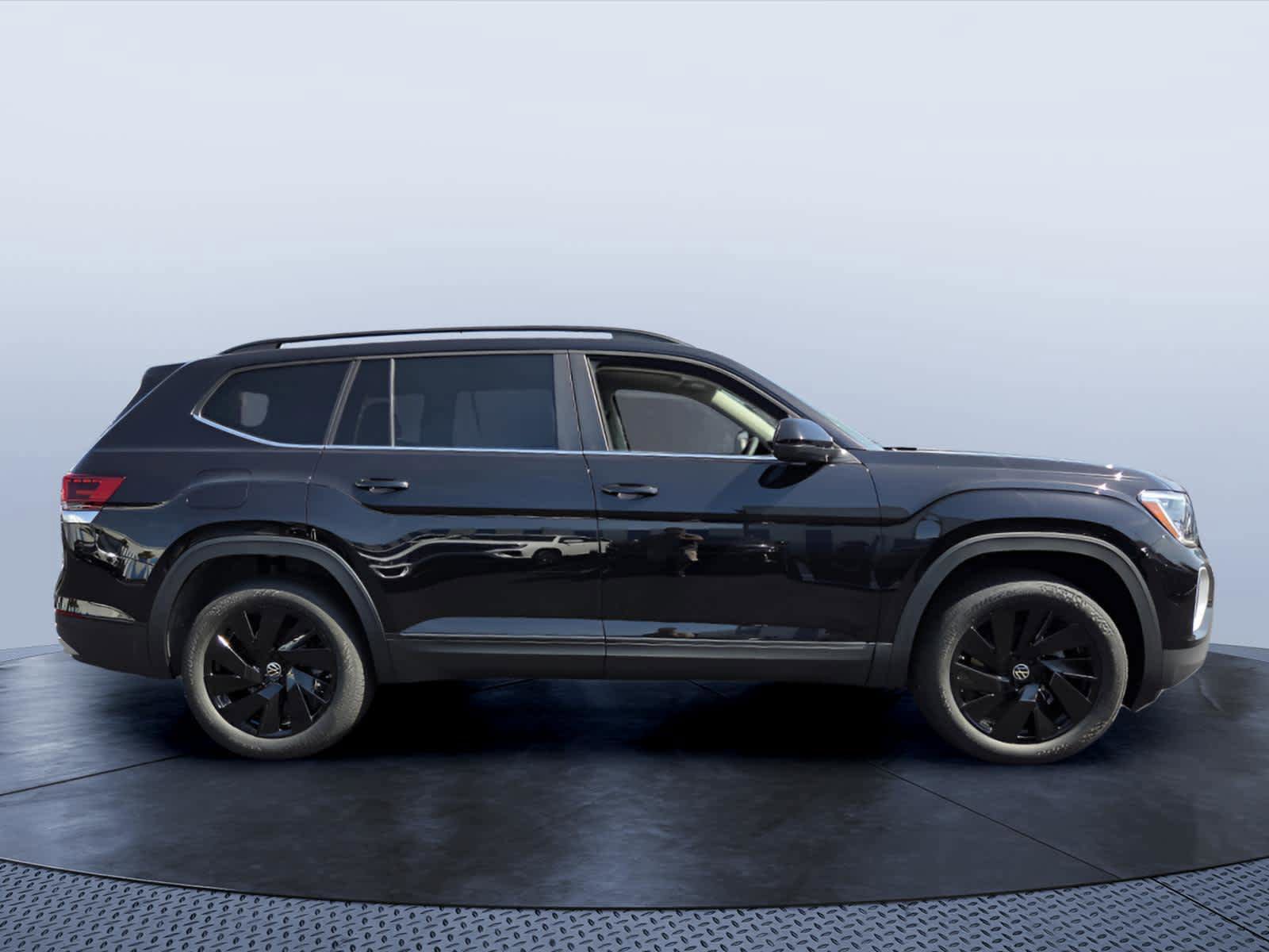 New 2026 Volkswagen Atlas SE FWD image 6
