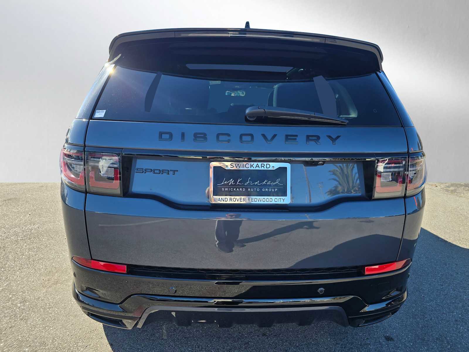 Used 2025 Land Rover Discovery Sport Dynamic SE image 4