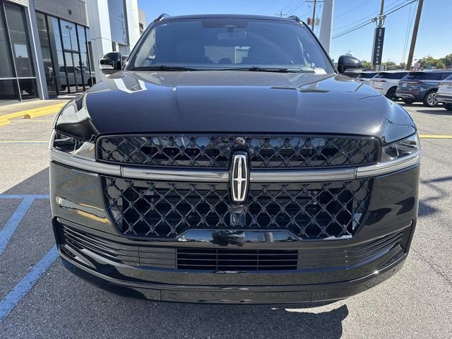 New 2025 Lincoln Navigator Reserve w/ Jet Appearance Package image 2