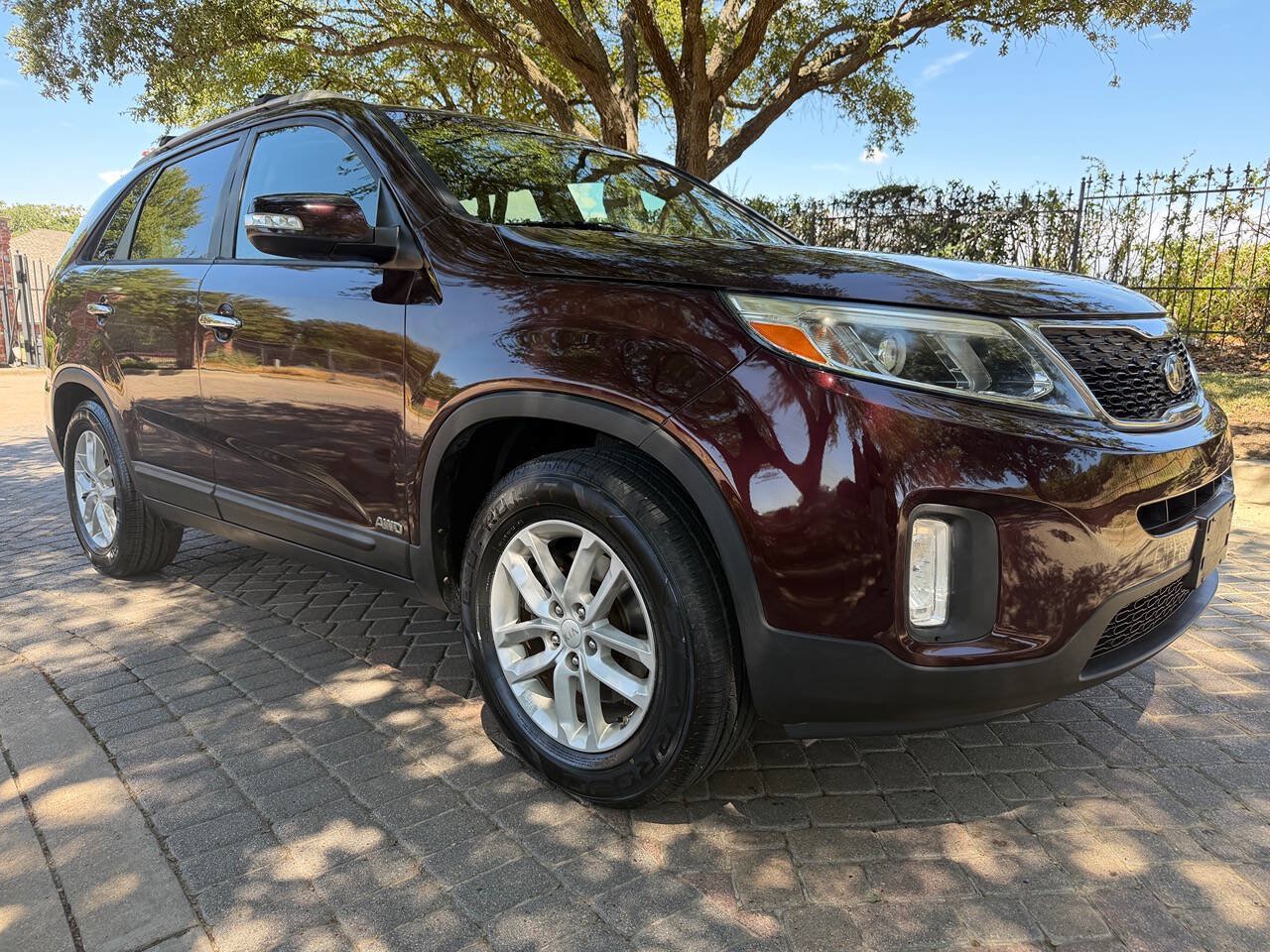 Used 2015 Kia Sorento LX AWD/4WD image 1