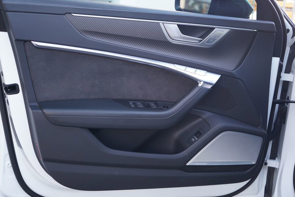 Used 2021 Audi RS 6 w/ Carbon Optic Package image 6