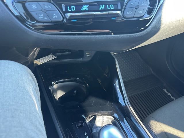 Used 2020 Toyota C-HR XLE FWD image 39
