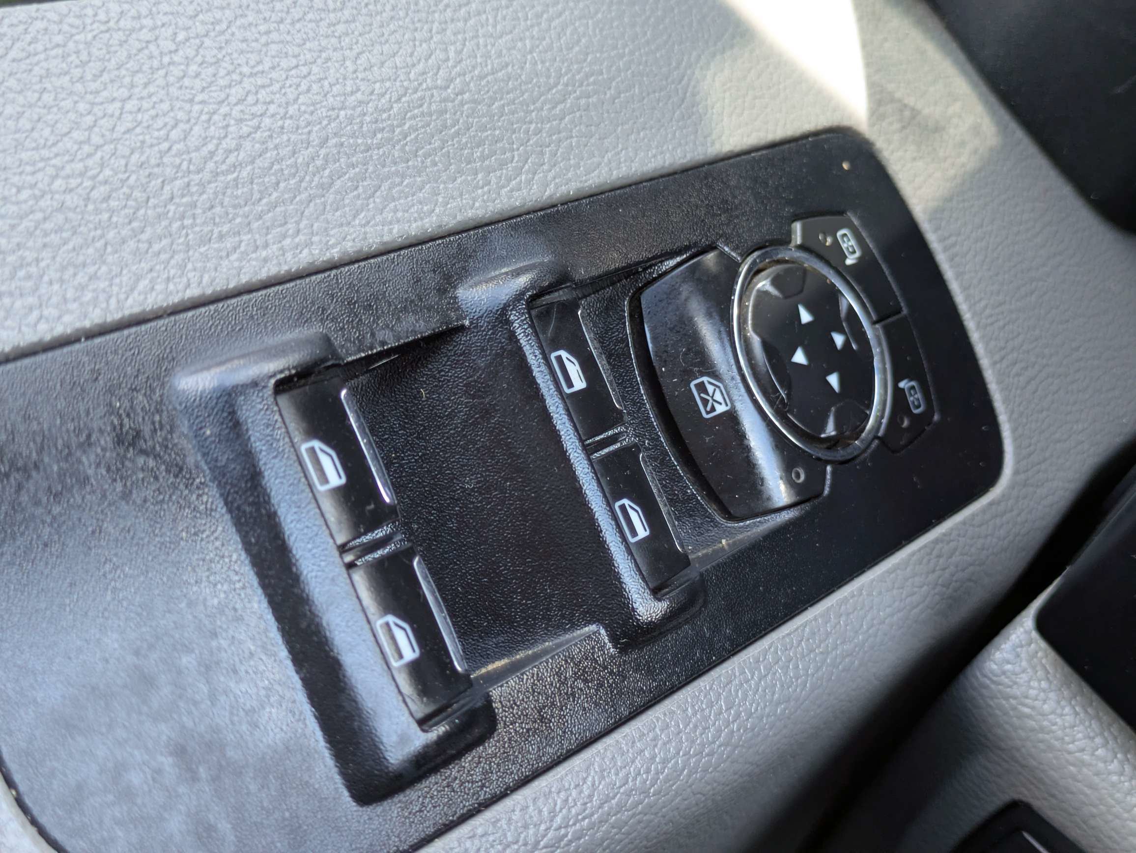 Used 2015 Ford F150 XL w/ Equipment Group 101A Mid AWD/4WD image 19