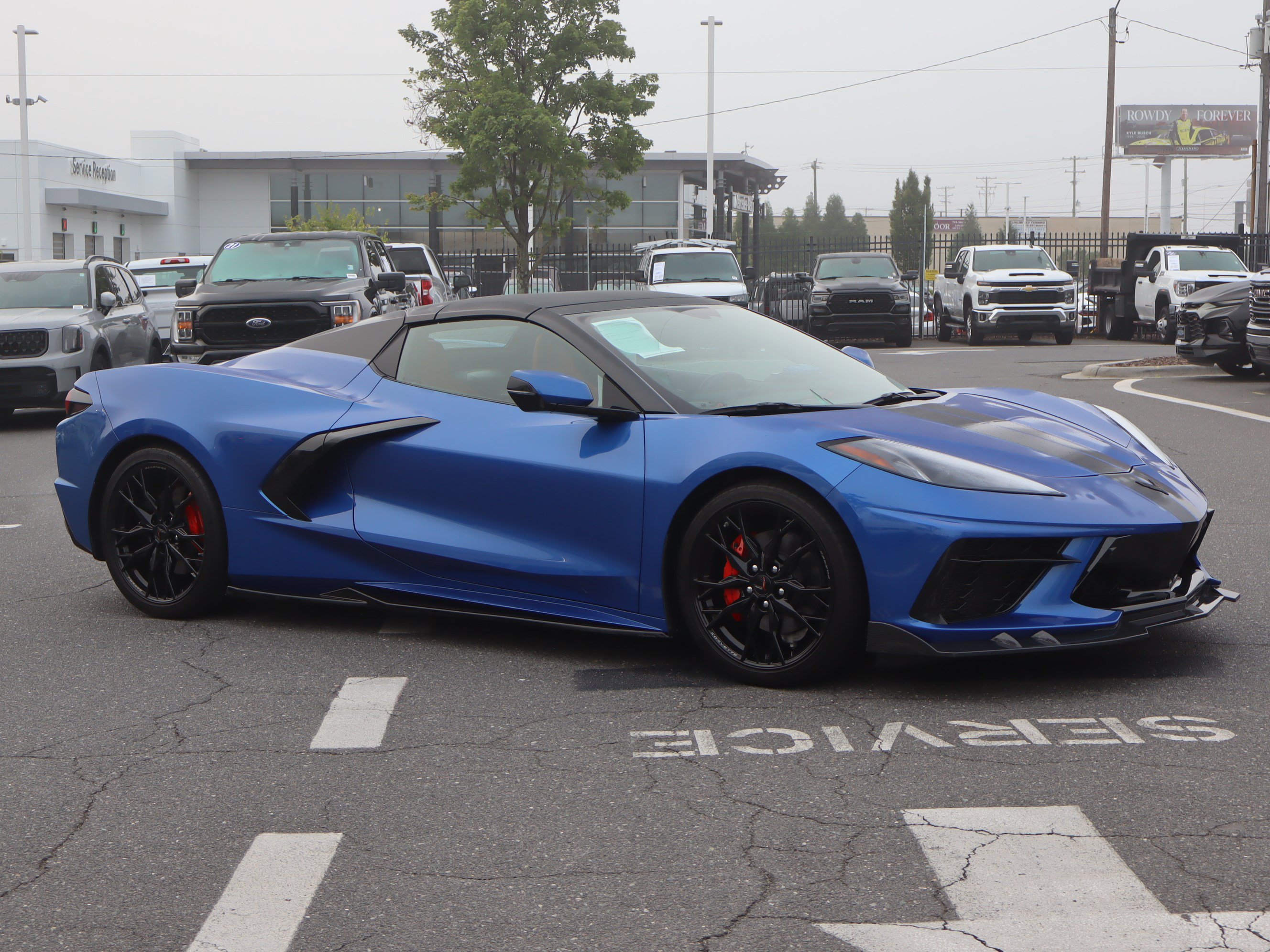 Used 2023 Chevrolet Corvette Stingray Preferred Conv w/ Stealth Interior Trim Package RWD image 2